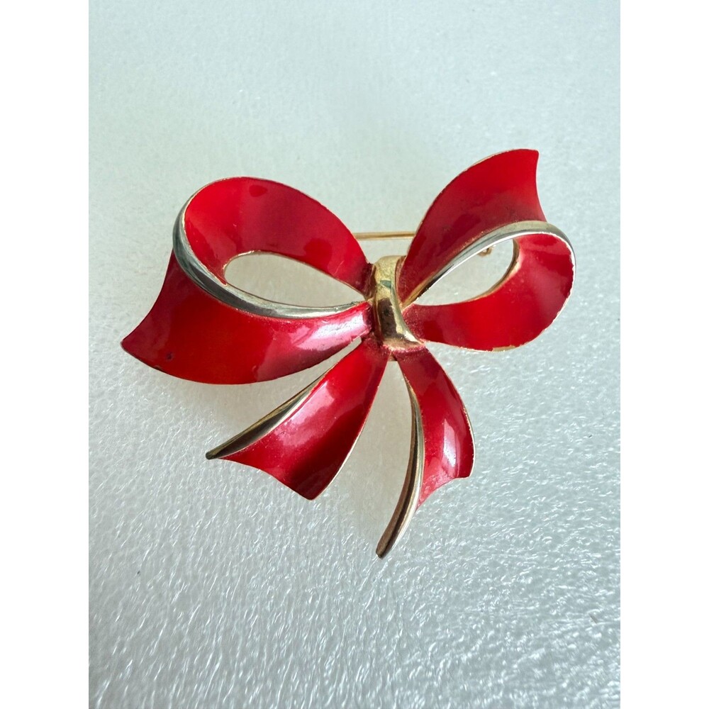 Vintage 1970s Red Enamel Ribbon Bow Brooch Pin Gold Tone Classic Holiday Pin De